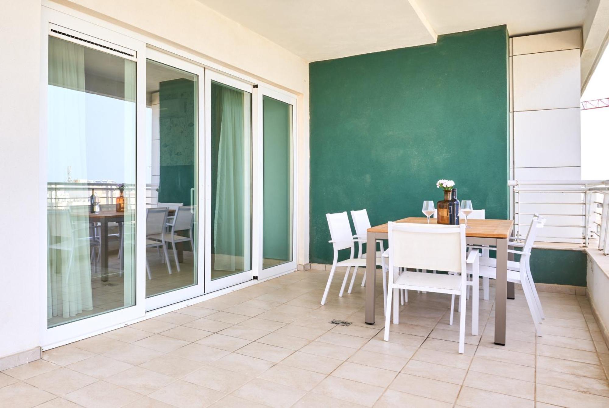 סליאמה Stunning 3-Bedroom Seaview Retreat In Fort Cambridge מראה חיצוני תמונה