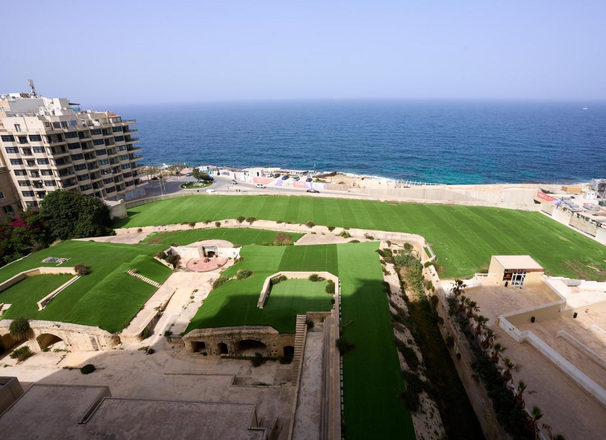 סליאמה Stunning 3-Bedroom Seaview Retreat In Fort Cambridge מראה חיצוני תמונה