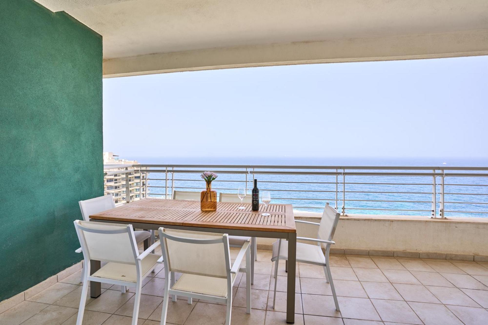 סליאמה Stunning 3-Bedroom Seaview Retreat In Fort Cambridge מראה חיצוני תמונה