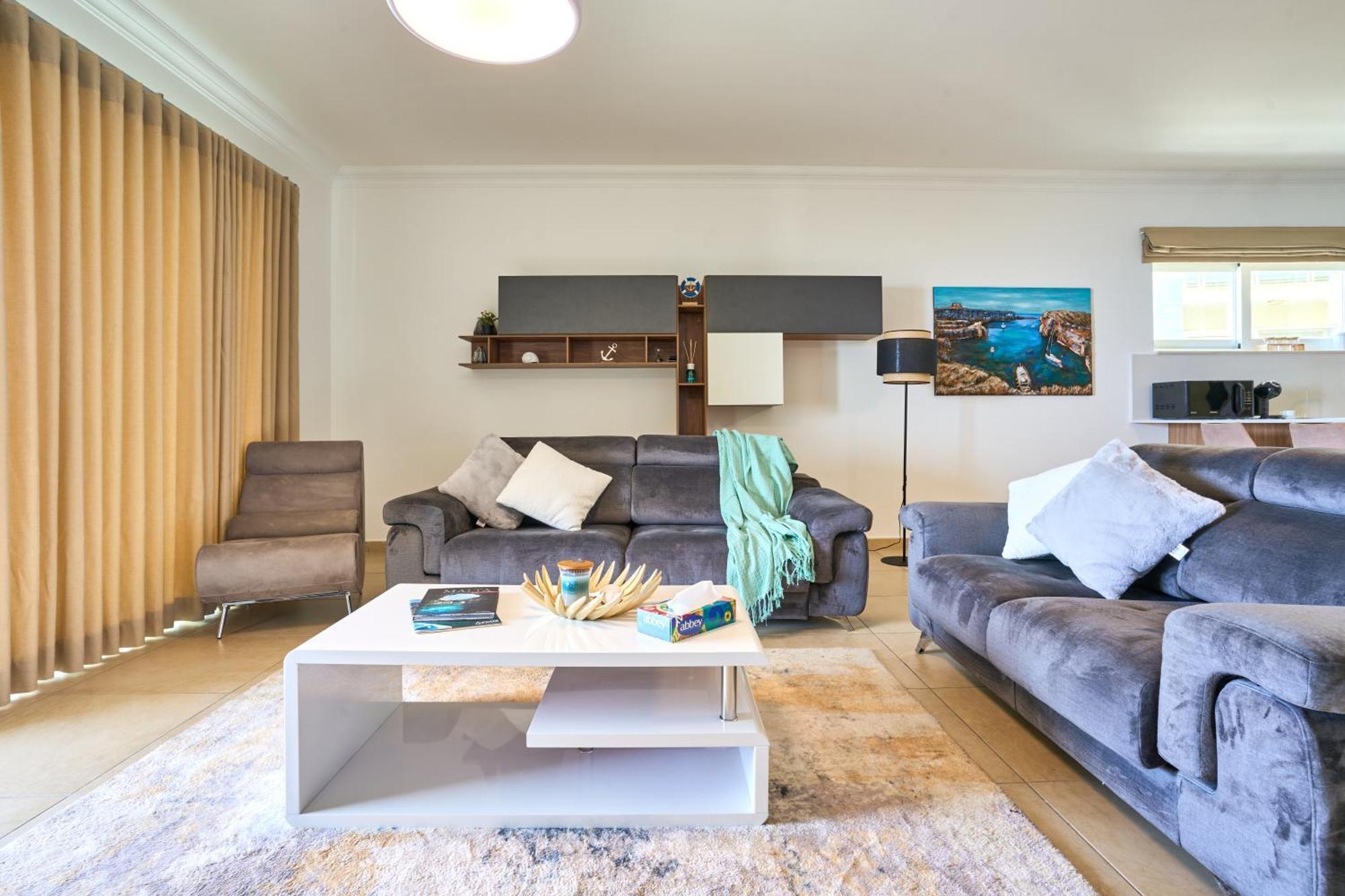 סליאמה Stunning 3-Bedroom Seaview Retreat In Fort Cambridge מראה חיצוני תמונה